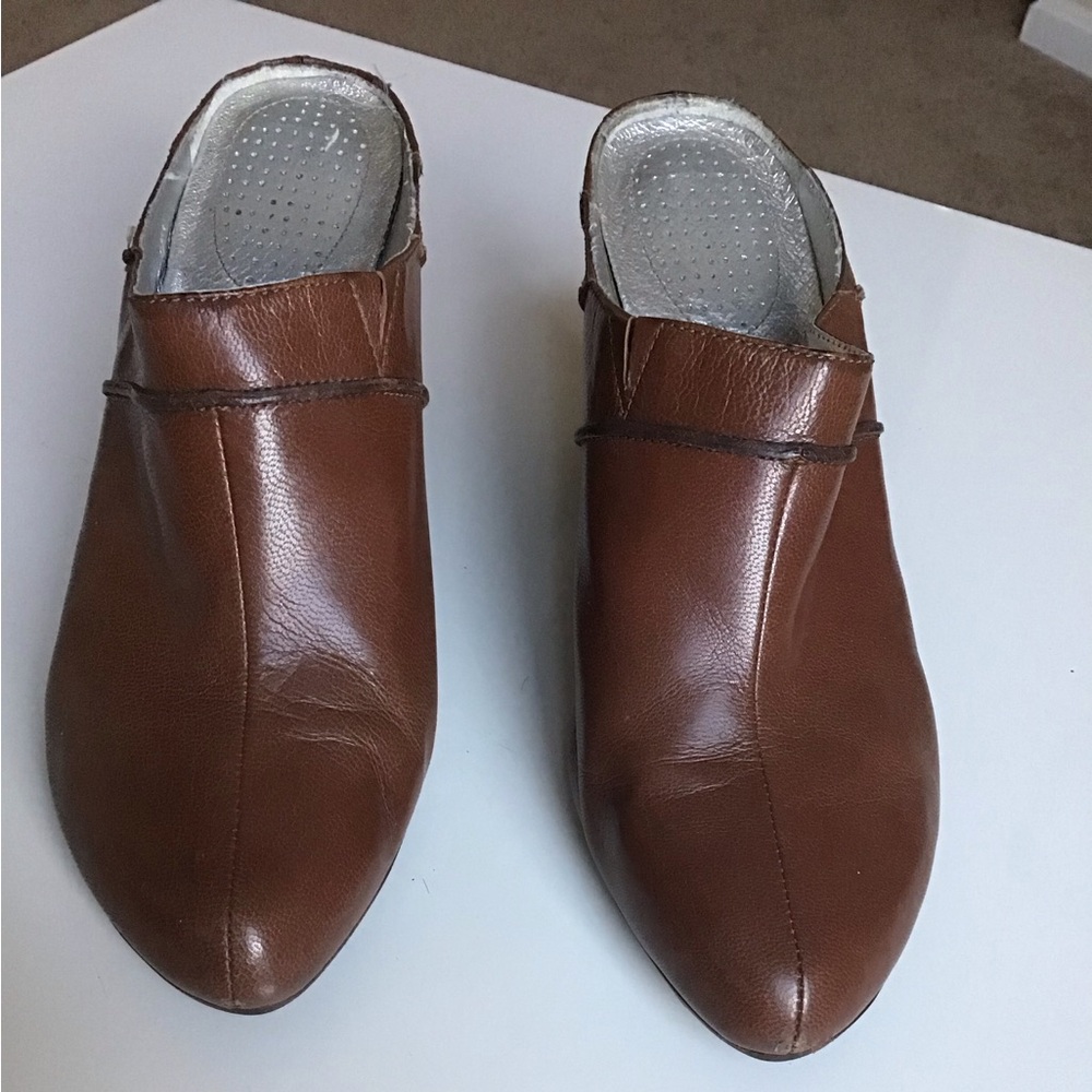 TSUBO women’s leather upper Heel clog sandals shoes size 8